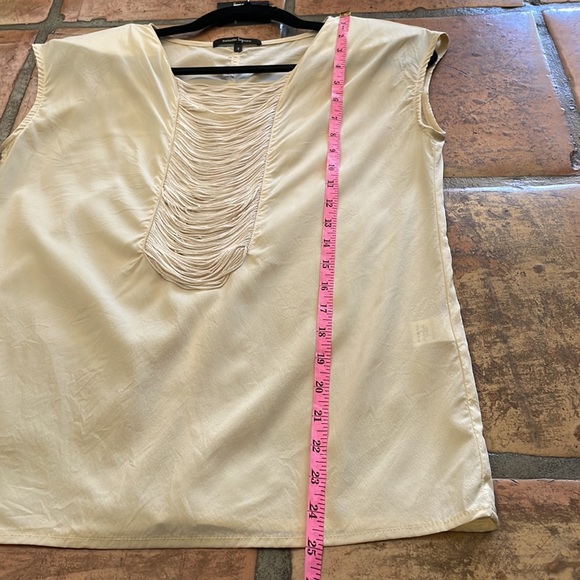 NANETTE LEPORE 100% Silk Cream Sleeveless Blouse with Beautiful Front Details - Picture 7 of 13